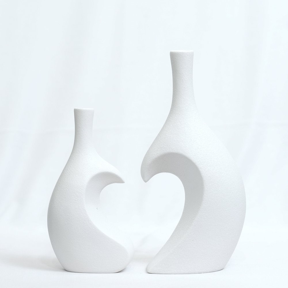 Heart Loop Ceramic Vase | Minimalist Nordic Tabletop Ceramic Decor - Image 3