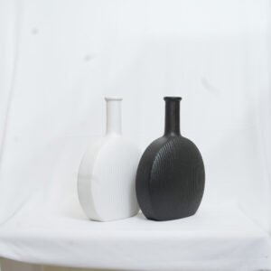 Designer Matte Black Disc Vase – Modern Circular Floral Holder